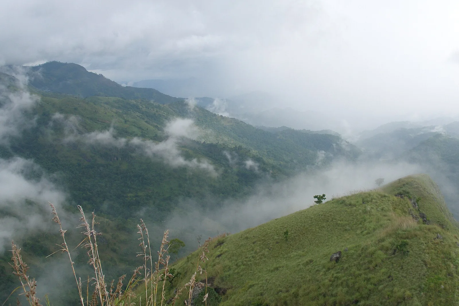 Layered mountain scenery around Ella